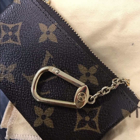 LV Mini keychain - Picture 5 of 8